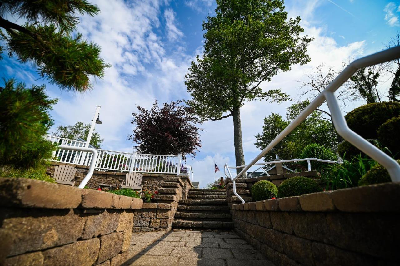 The Lakehouse Inn Geneva Экстерьер фото
